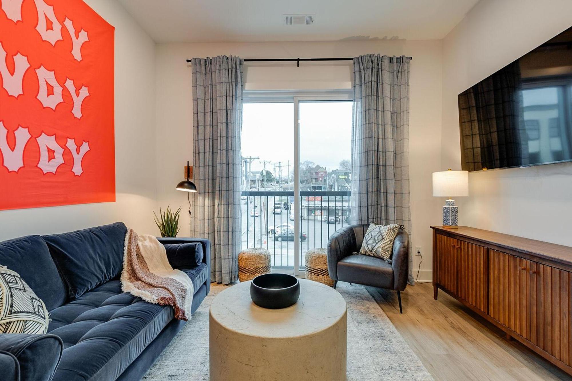 Hotel - 815 Main St Unit 203 4*