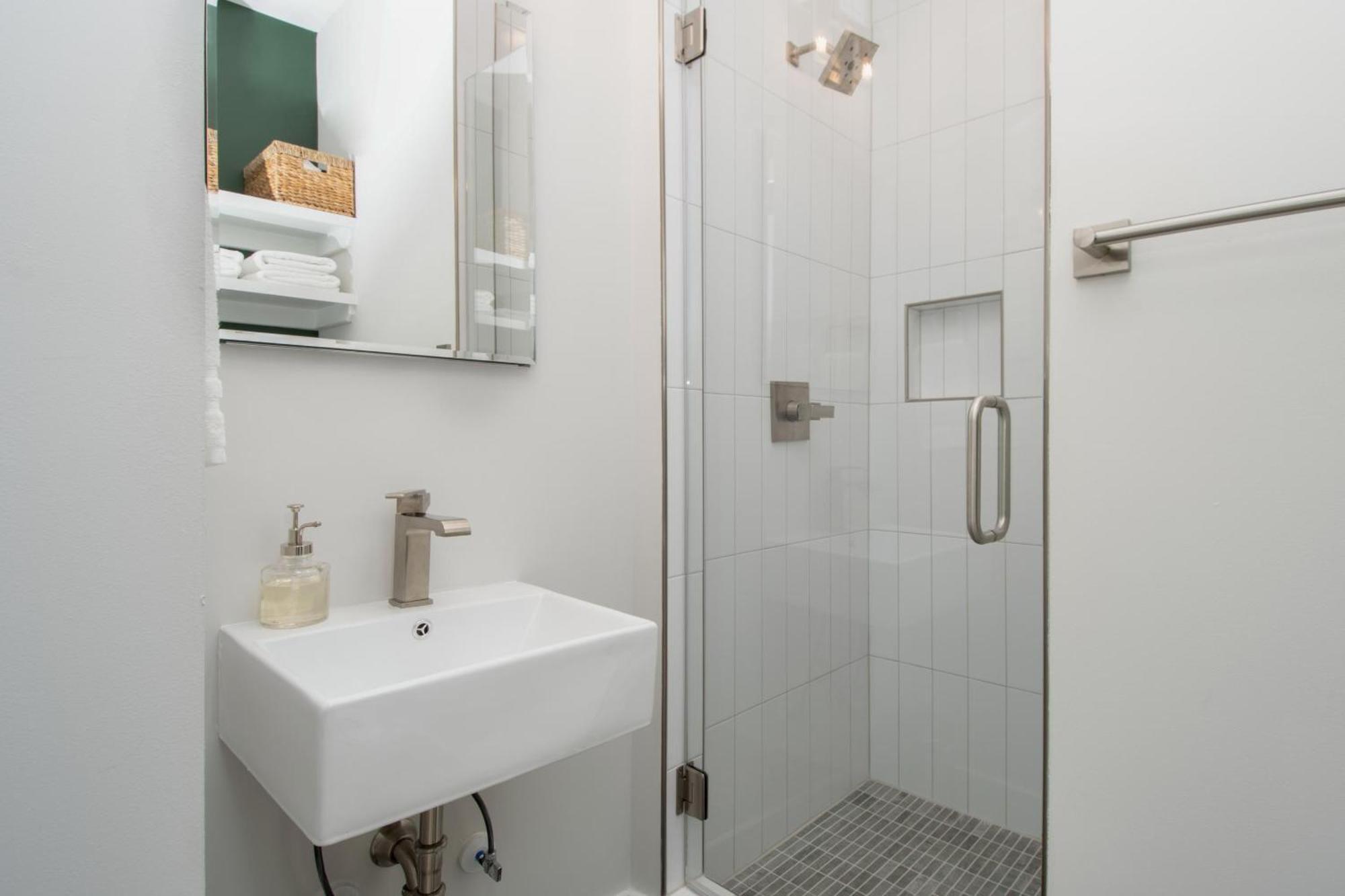 Holiday home Country Lyric - Mins To Downtown - Rooftop Deck