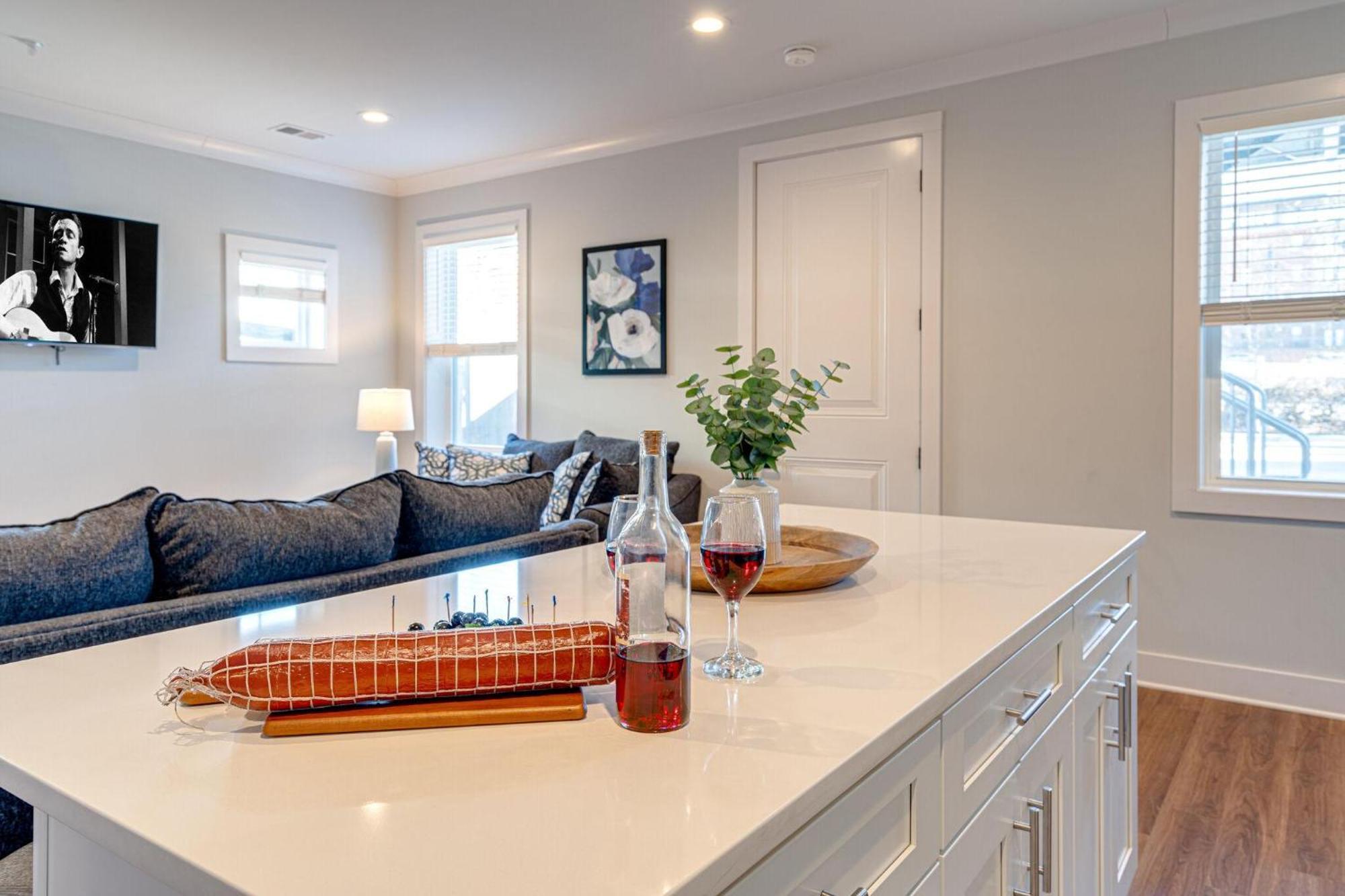 Mesmerize Melrose - 5 Mins To Broadway - Rooftop Deck Holiday home Nashville