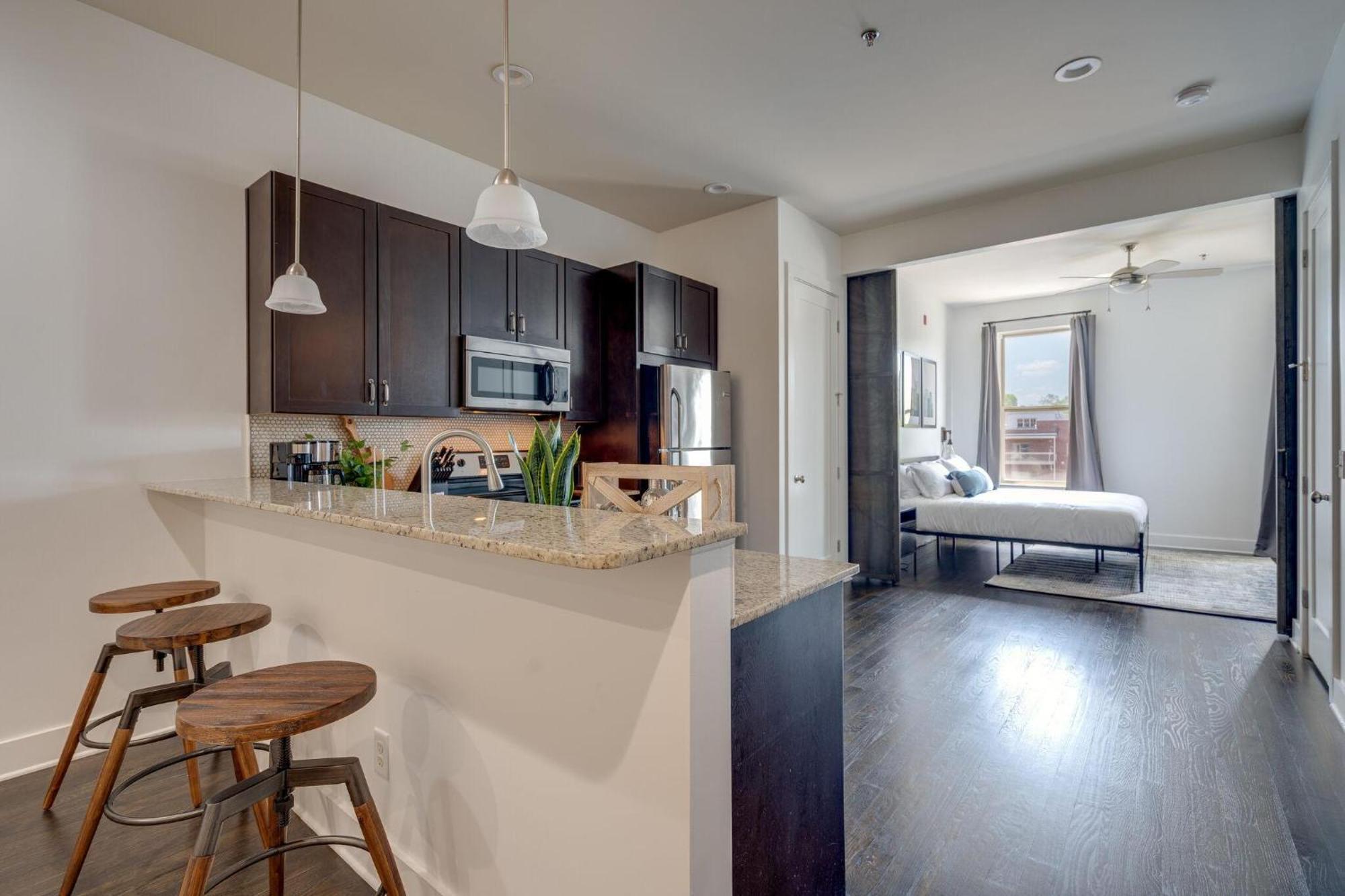 Lofts At 30th - Urban Cityscape - Mins To Broadway