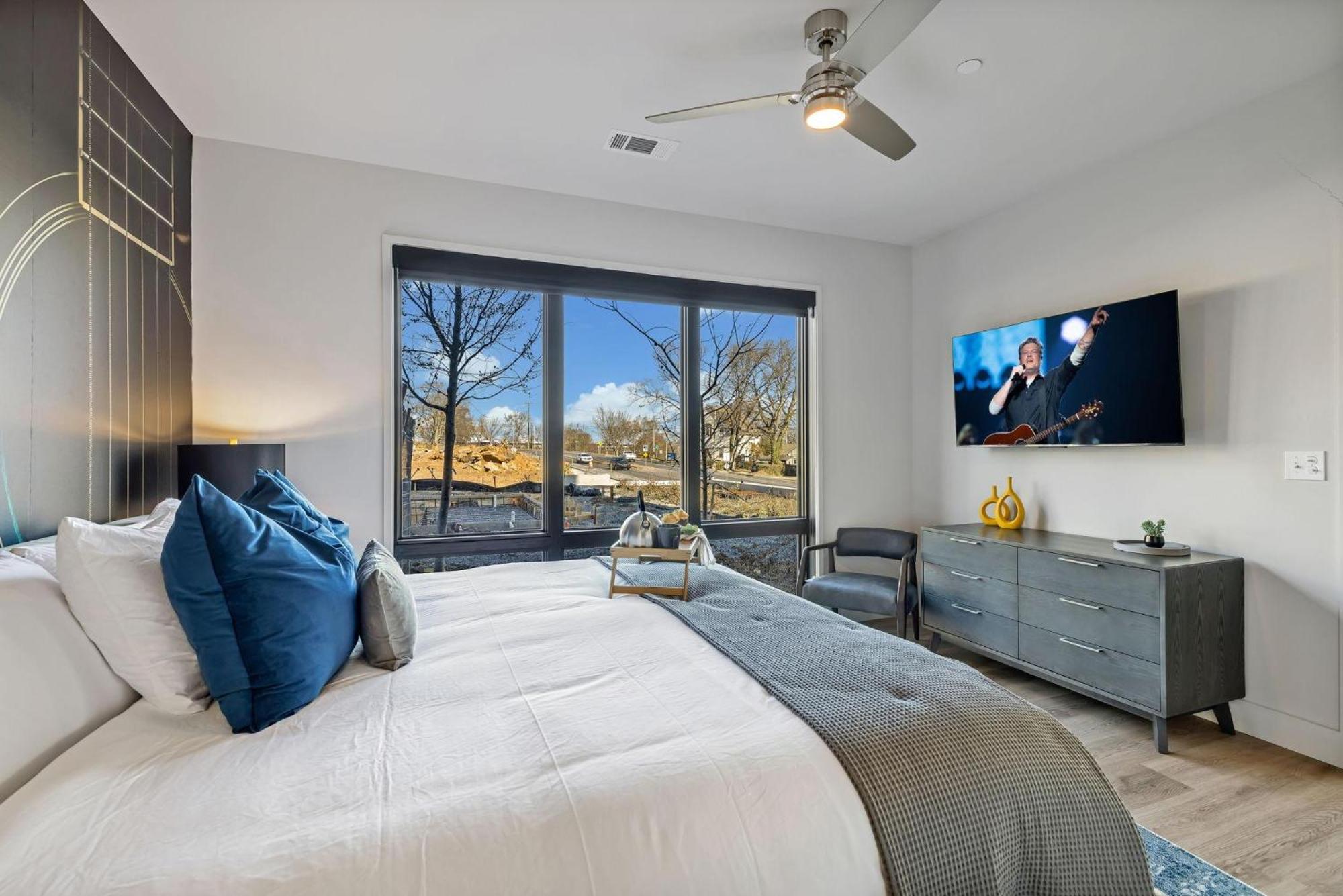 Rockin Retreat - Odyssey - Heart Of Midtown *