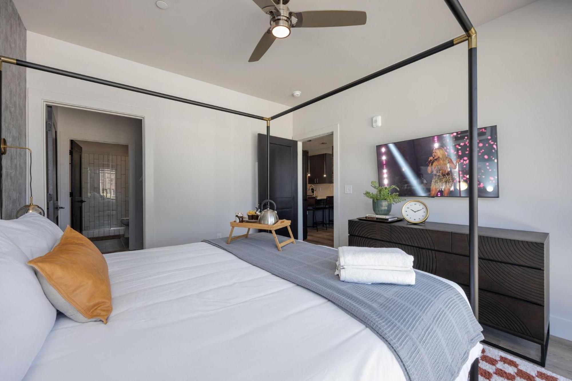 Halcyon - Odyssey - Heart Of Midtown Holiday home *