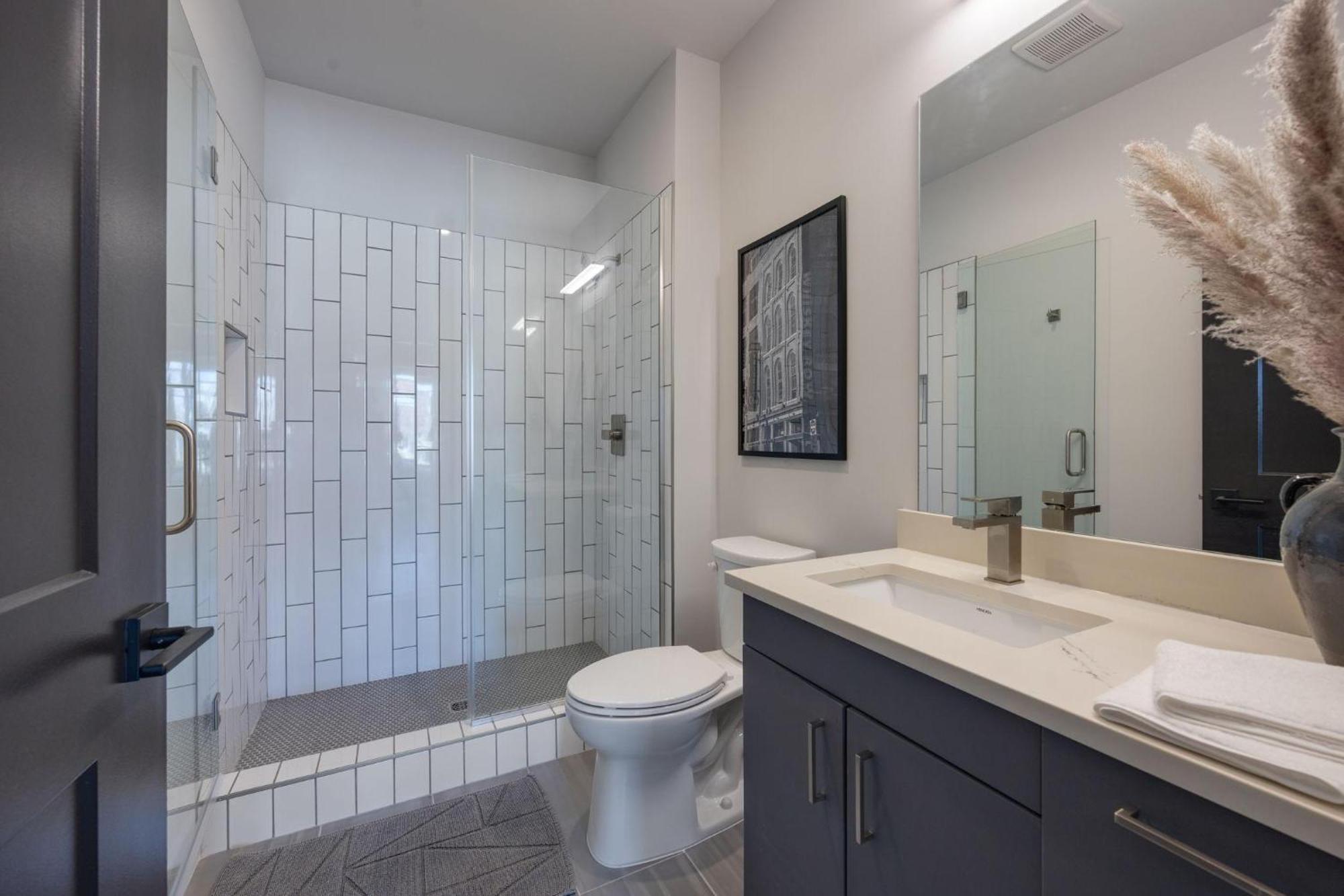 Halcyon - Odyssey - Heart Of Midtown Holiday home *