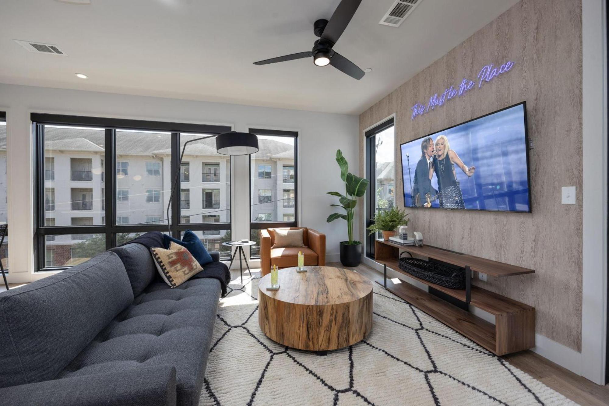 Casanova -odyssey - Minutes To Broadway - Full Gym Holiday home Nashville