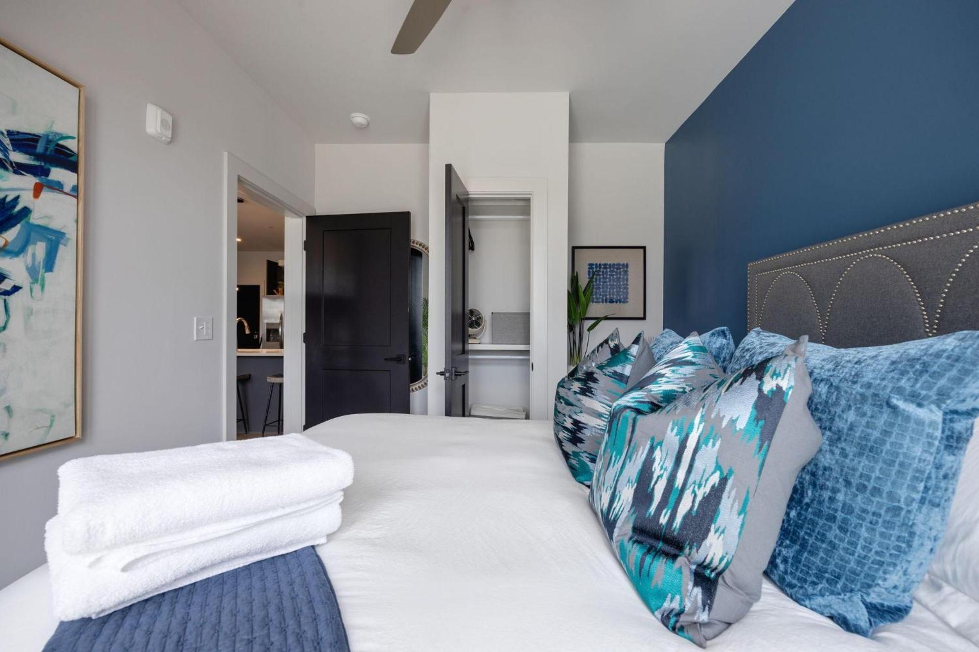 Parthenon Park-odyssey-heart Of Midtown Holiday home