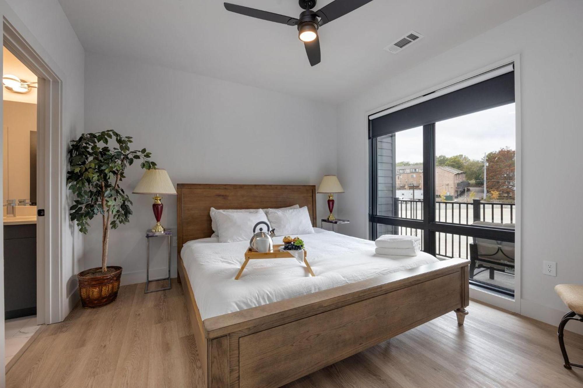 Colossus-odyssey-2 Min Walk Vanderbilt * Nashville