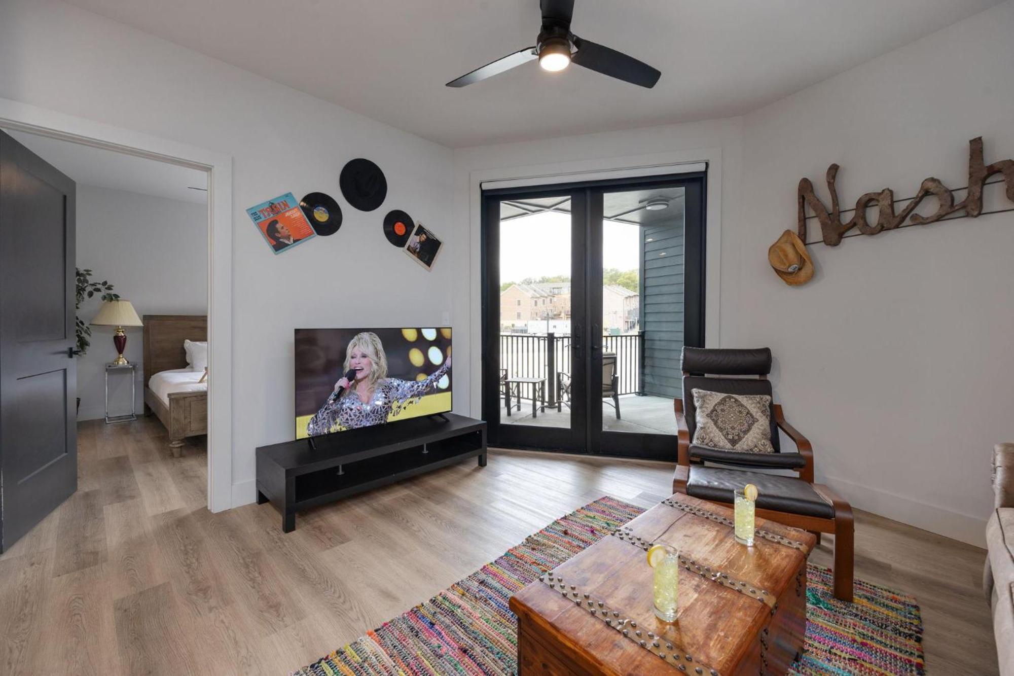 Colossus-odyssey-2 Min Walk Vanderbilt *