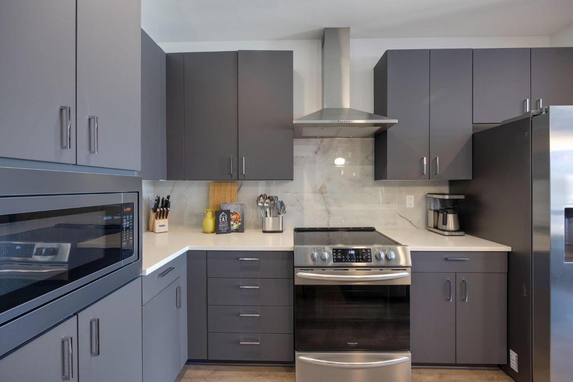 Penthouse Blues-odyssey-pool & Gym-mins 2 Broadway Nashville