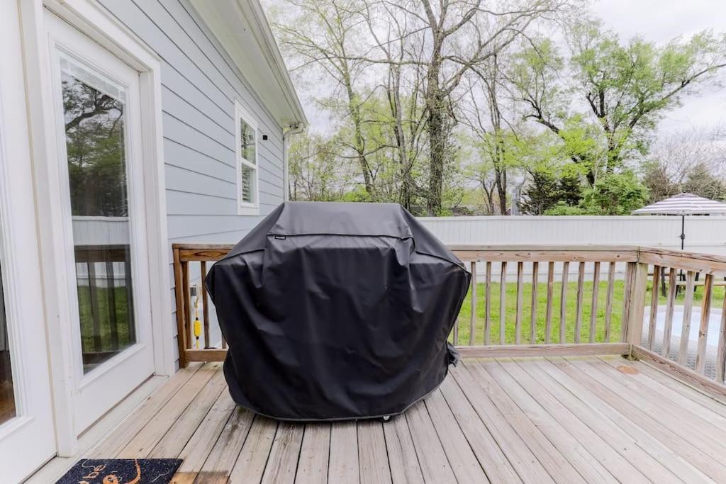 Holiday home New Amazing 4br Suite* Hot Tub *2 Mi To Music *