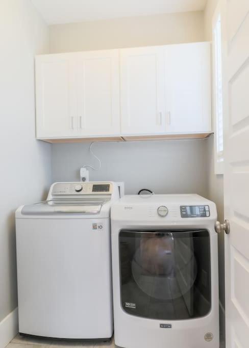 Holiday home New Amazing 4br Suite* Hot Tub *2 Mi To Music Nashville