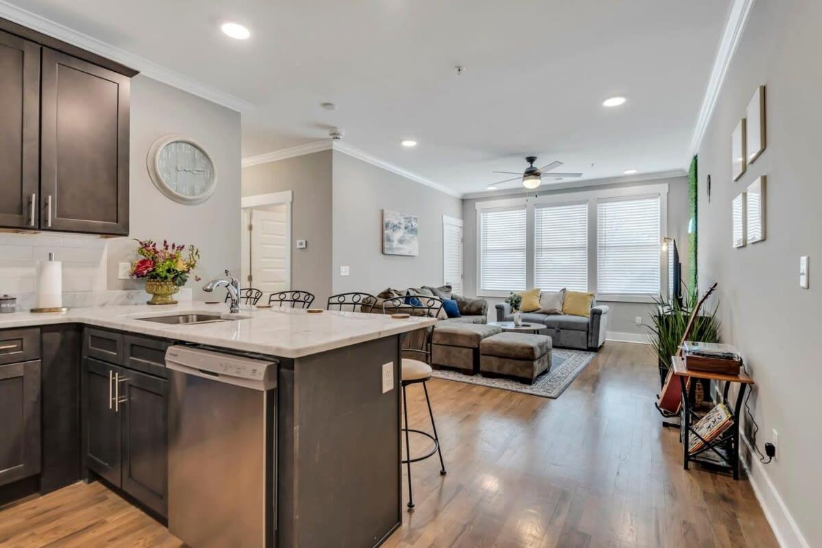 Holiday home Modern Nations - Walkable - 5 Mi Downtown *