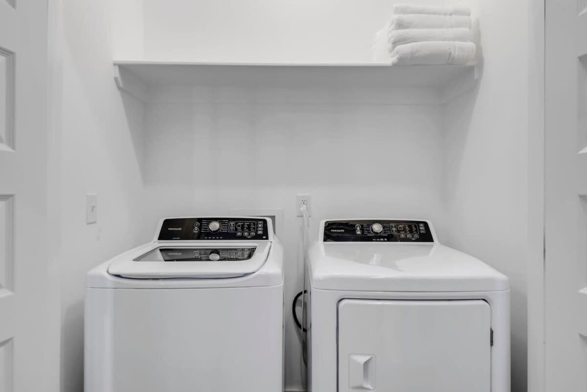 Holiday home Modern Nations - Walkable - 5 Mi Downtown Nashville