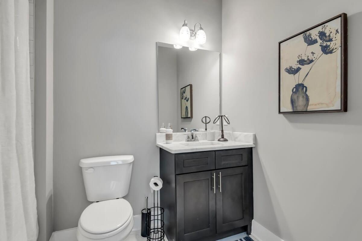 Modern Nations - Walkable - 5 Mi Downtown