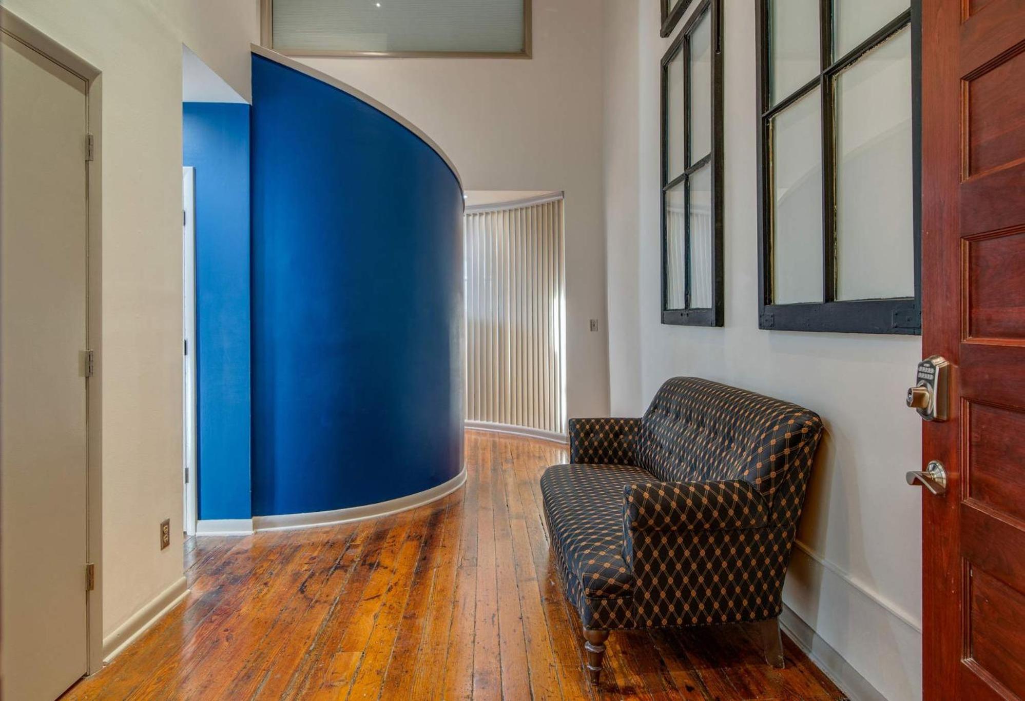 Riverfront Lofts Aparthotel