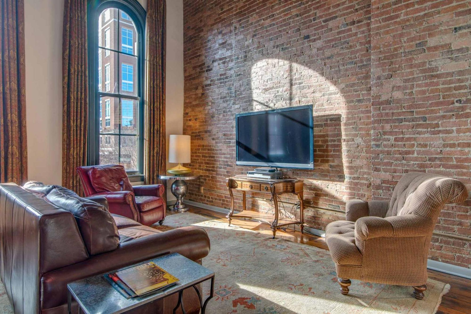 Riverfront Lofts 4*