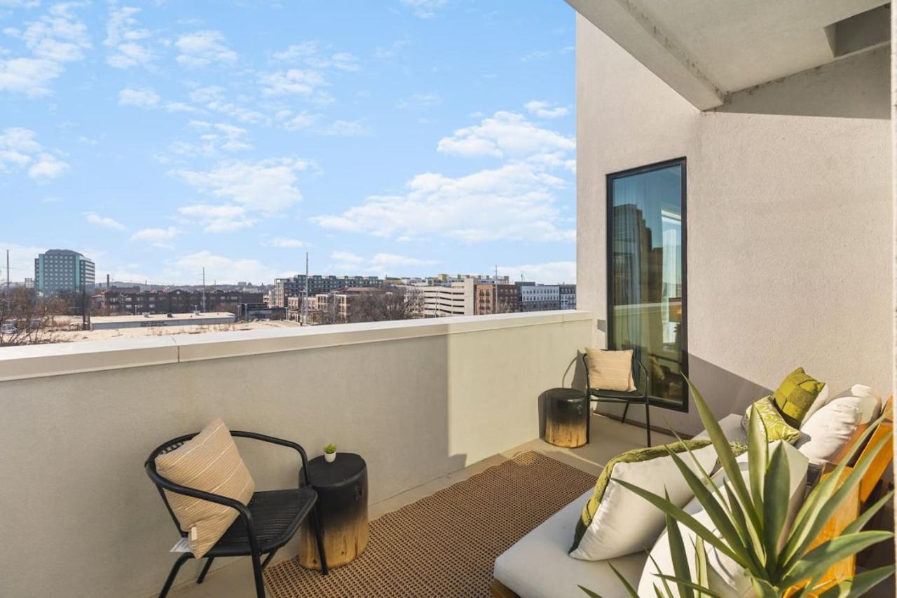 Penthouse With Patio Walk To Downtown 3 Bedrooms 5 Beds Apartment Nashville