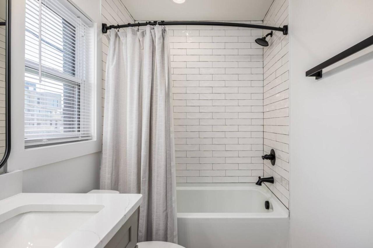 Bright With 3 Beds 2 Bedrooms Walk To Grocery Apartment Nashville