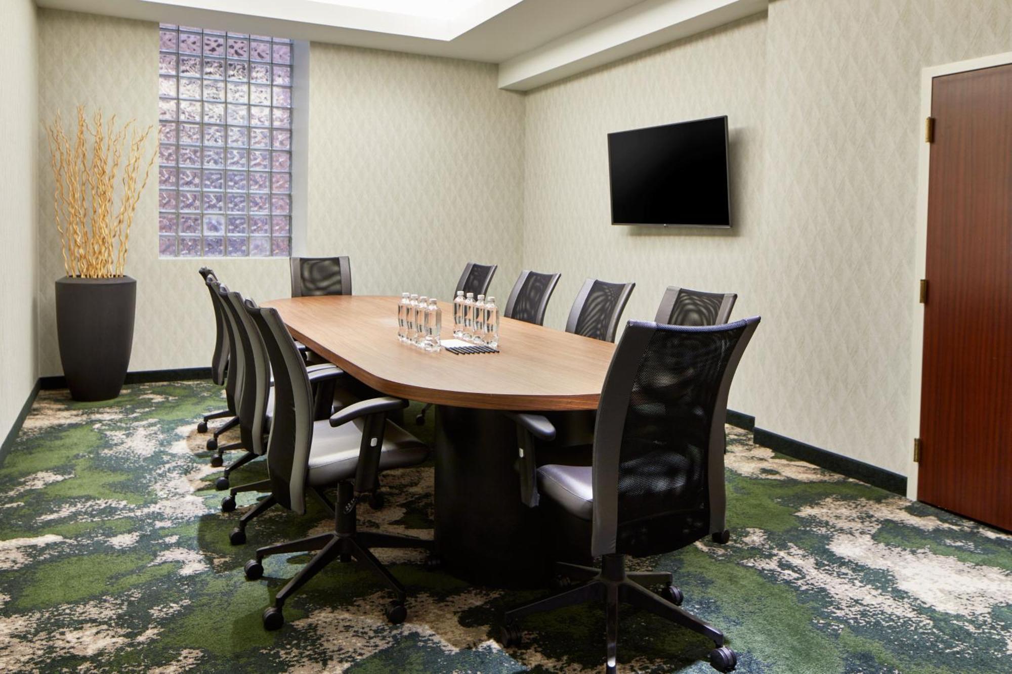 Courtyard By Marriott Downtown Nashville