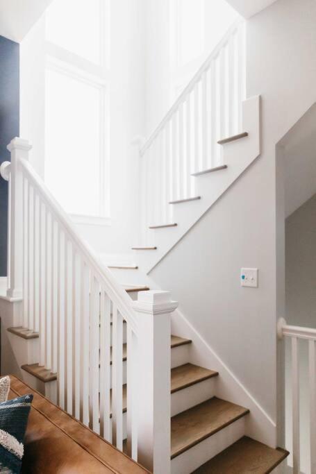 Balcony~gated Community~luxury~nashville * Nashville