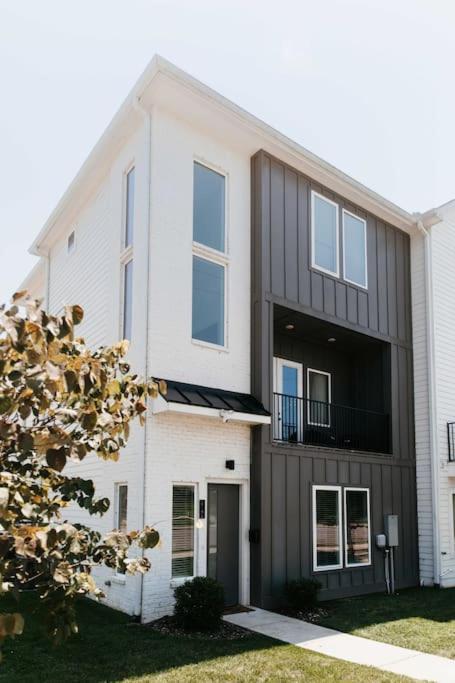 Holiday home Balcony~gated Community~luxury~nashville