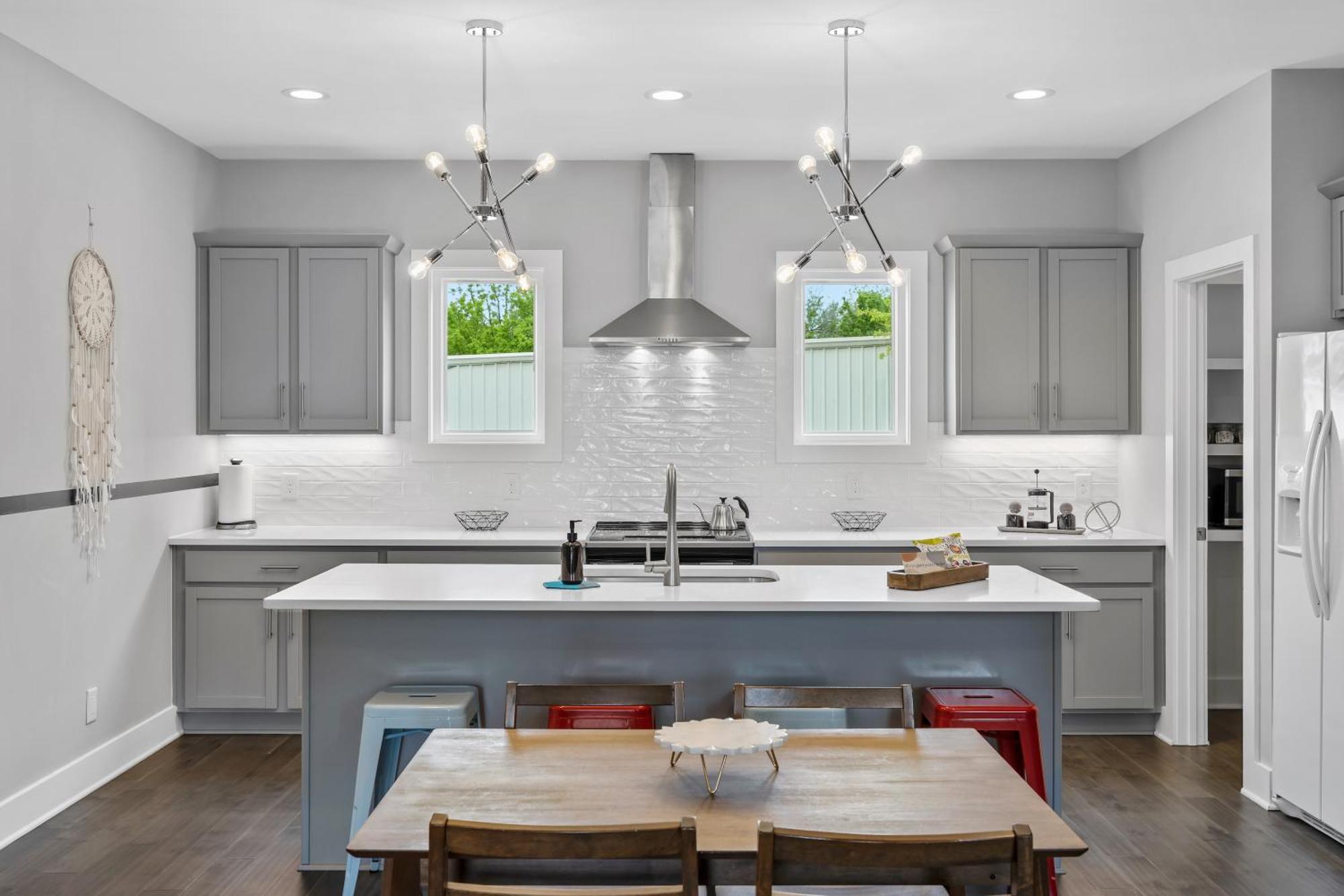 Rhythm & View - Large Groups