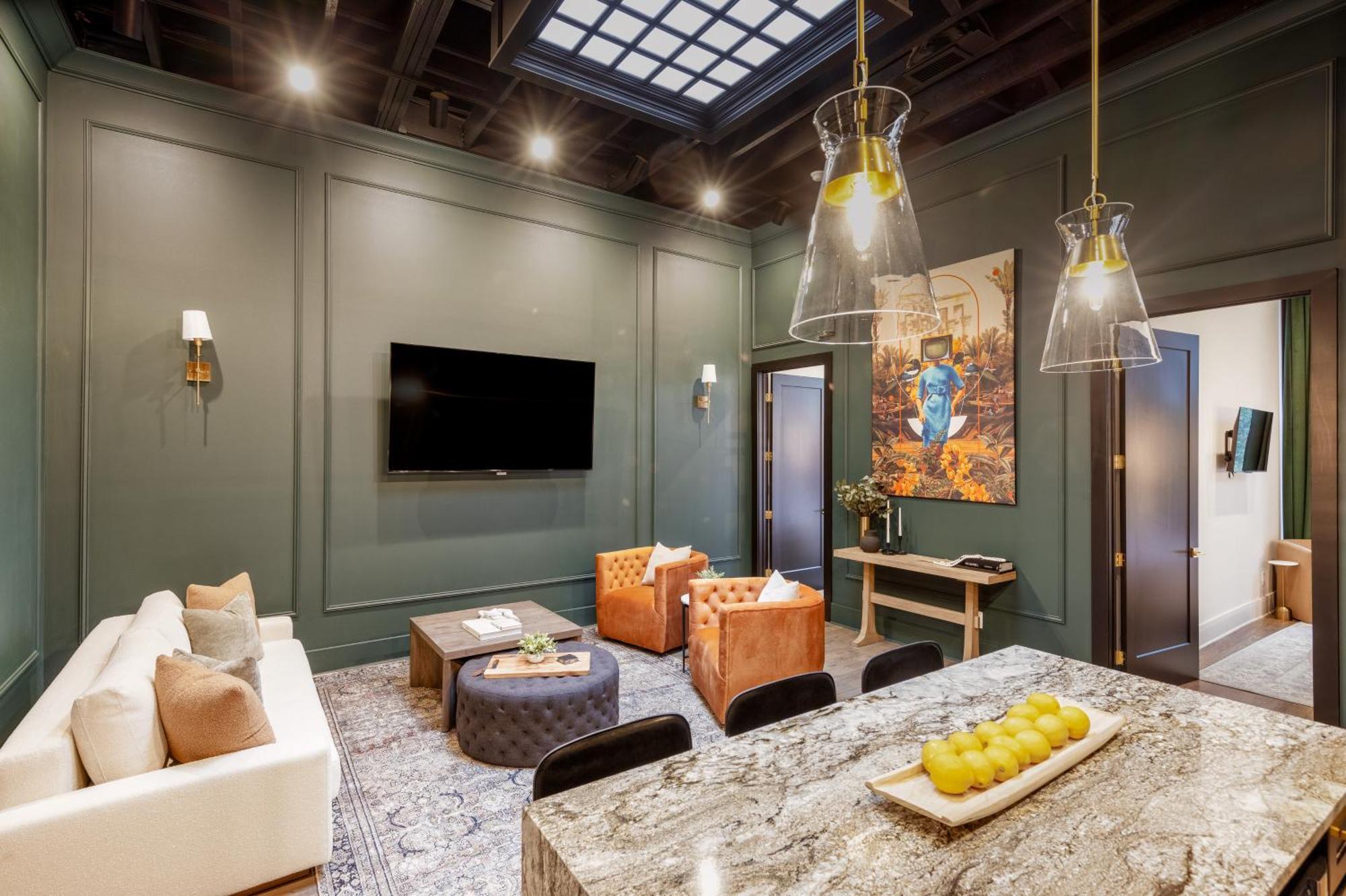 Union St Lofts - Salon - Day *