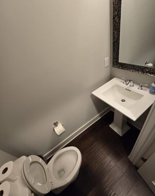 Spacious 4 King Belmont Home, 2 Living Rooms, Walk To Belmont & Vanderbilt, Large Dining Table, Smart Tvs, Parking, 24 Hr Hospitality, Near Music Row & Hillsboro Village