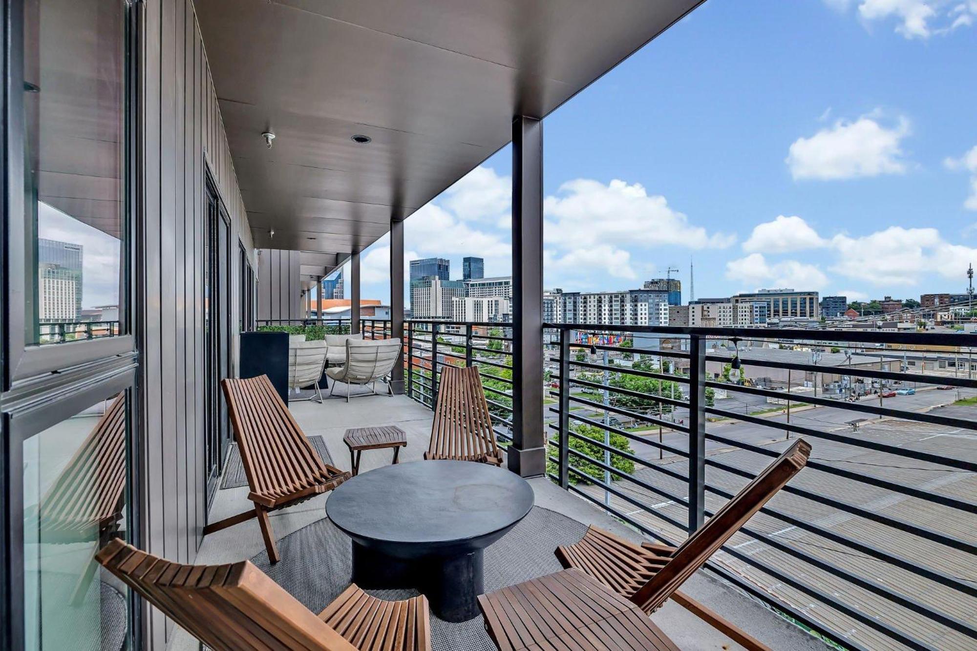 Hyve - Music Social - Private Patio Nashville