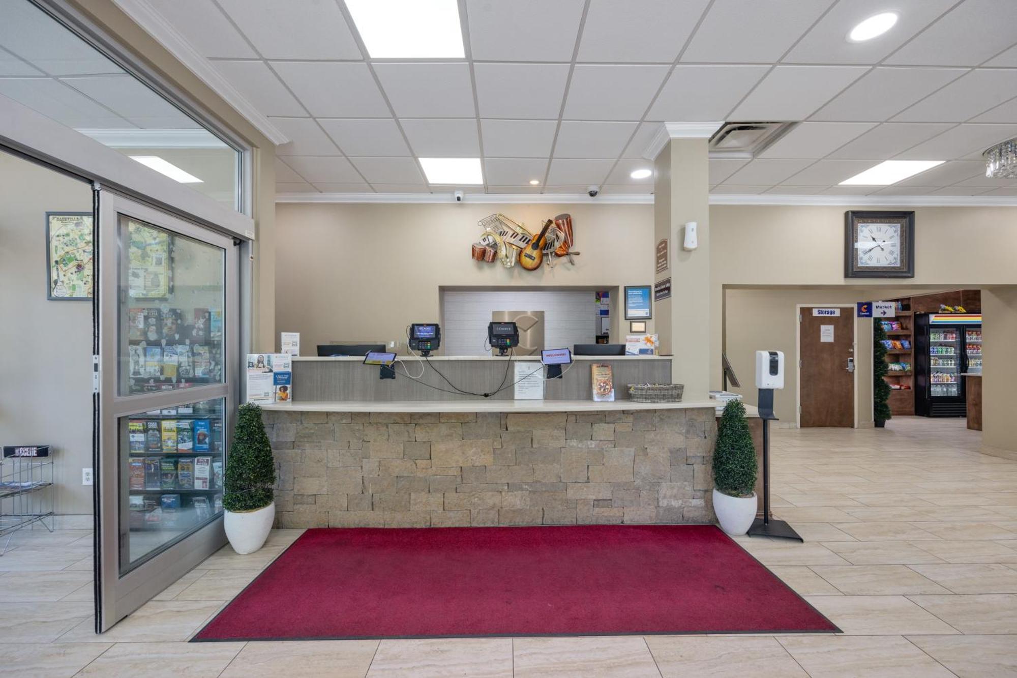 Comfort Downtown - Music Center Inn 4*
