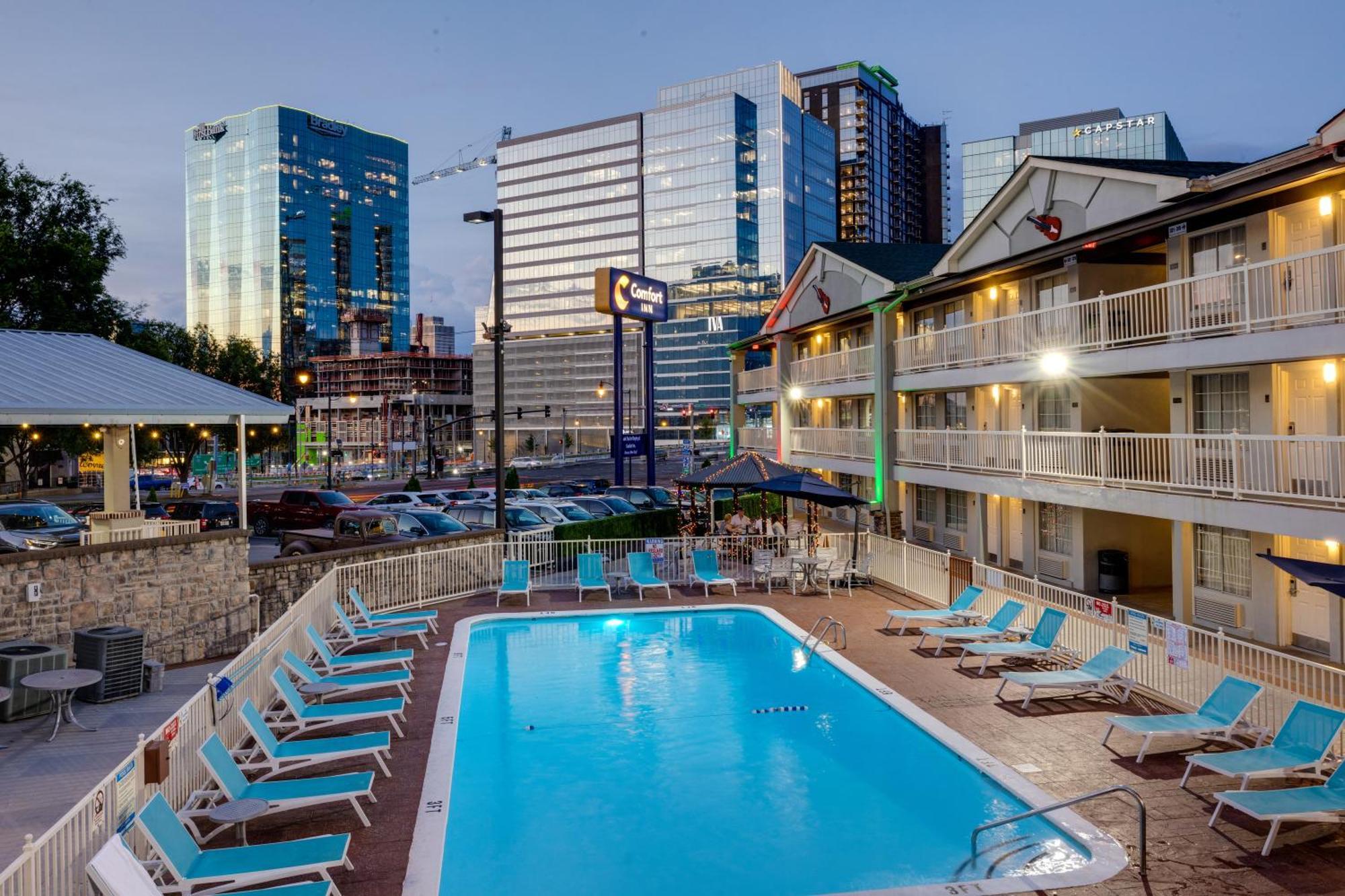 Comfort Downtown - Music Center Inn 4*