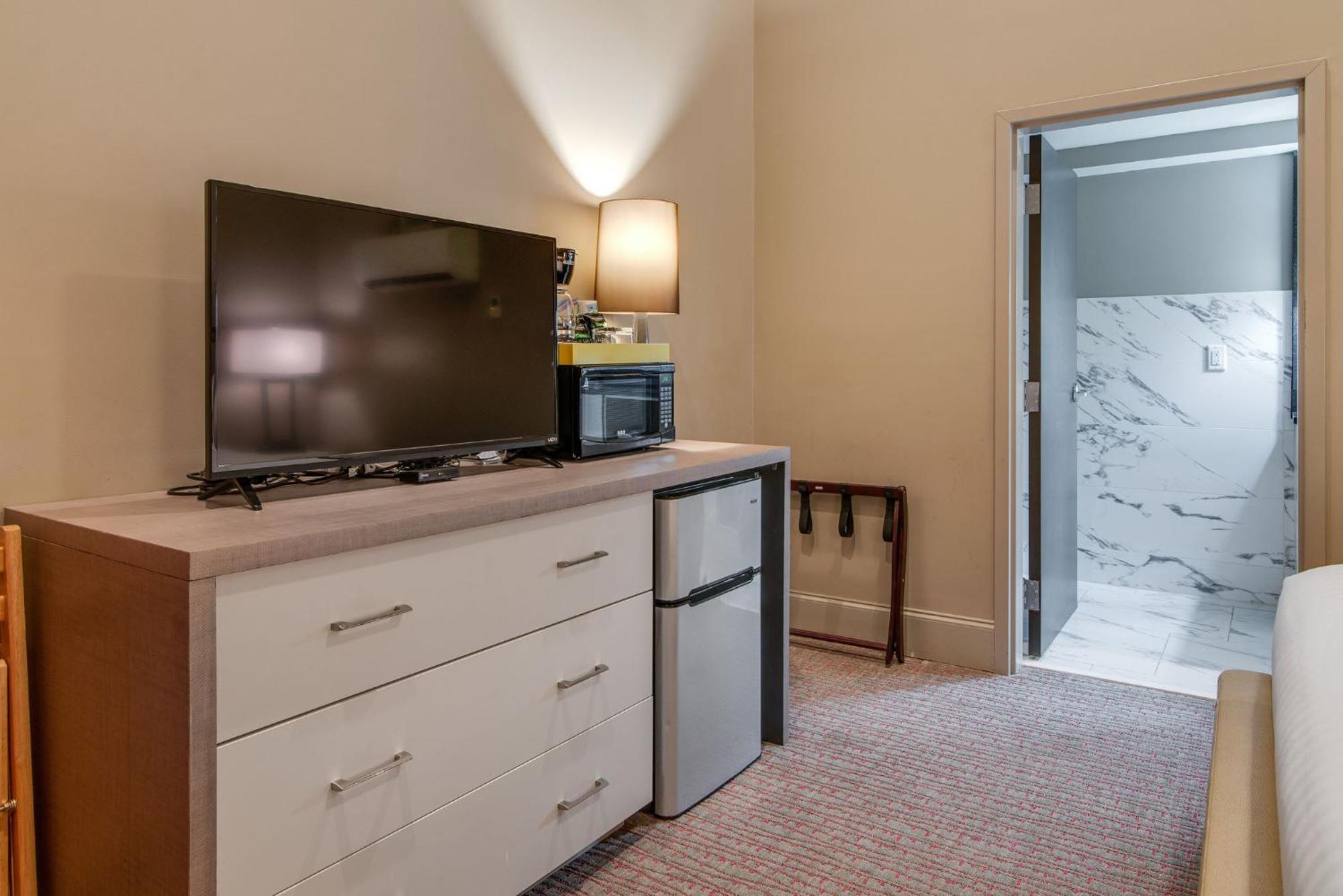 Riverfront Lofts Aparthotel