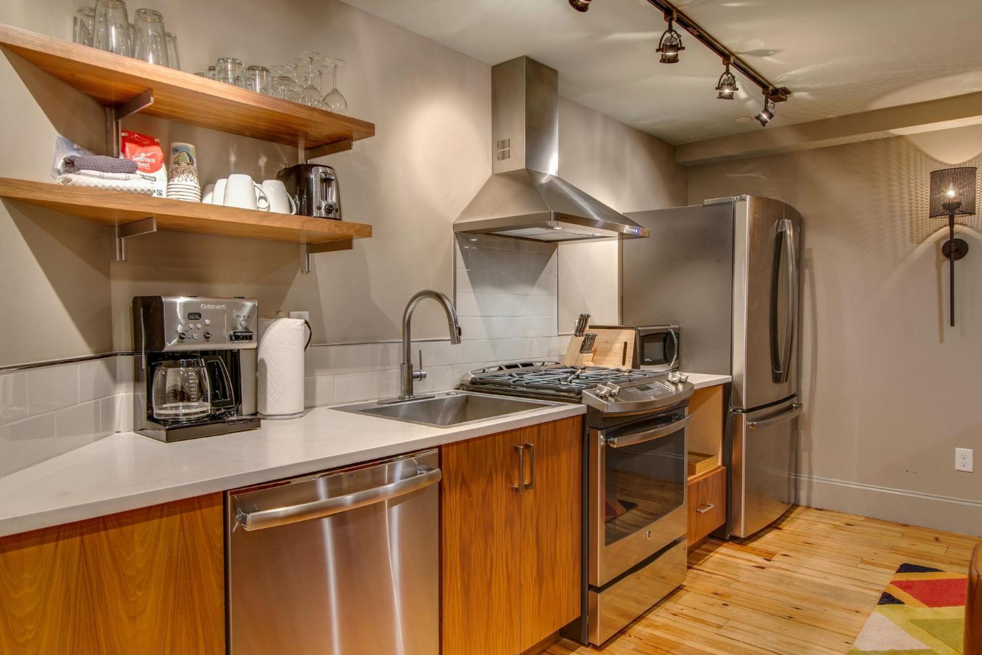 Riverfront Lofts Aparthotel *