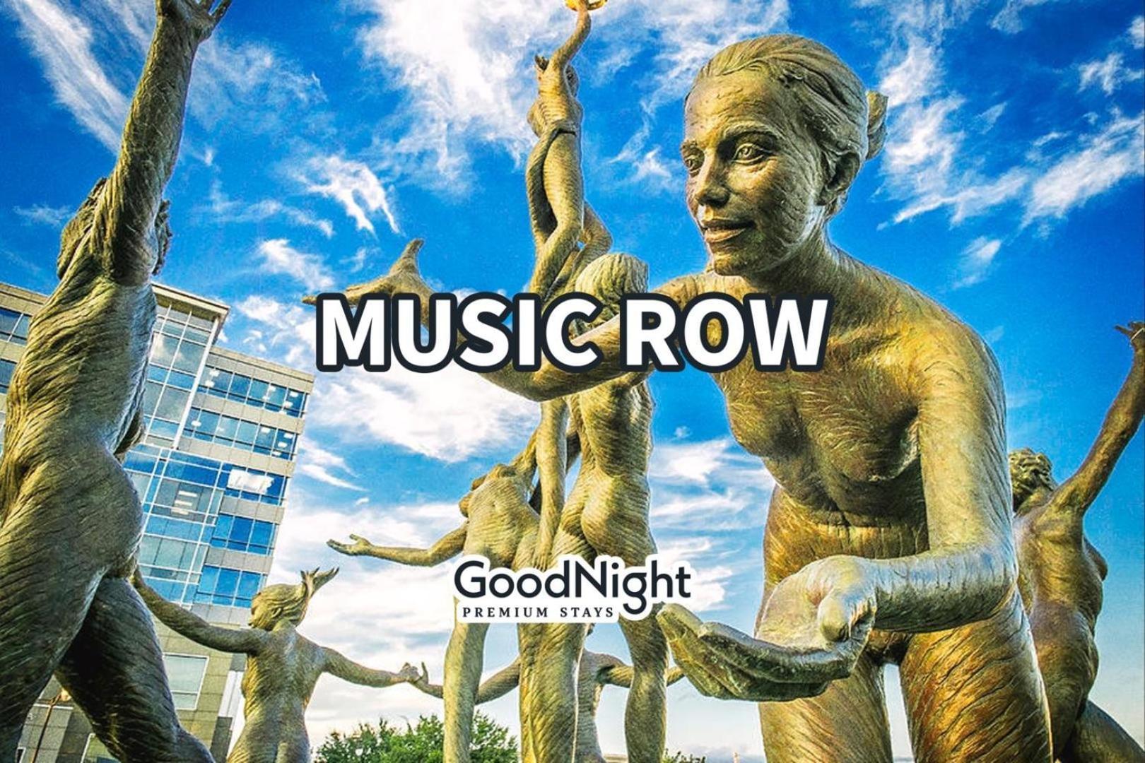 Country Lyric - Mins To Downtown - Rooftop Deck