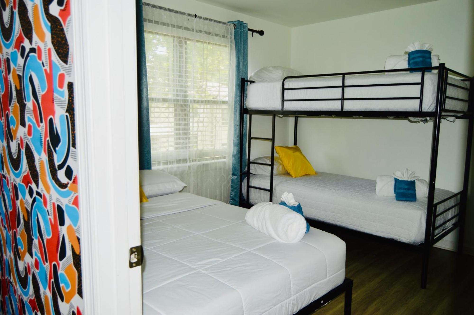 Beautiful Condo,minutes From Broadway Sleep 6! Apartment *