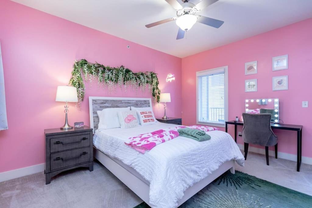 Pinkbme - 8 Min To Downtown, Free Parking