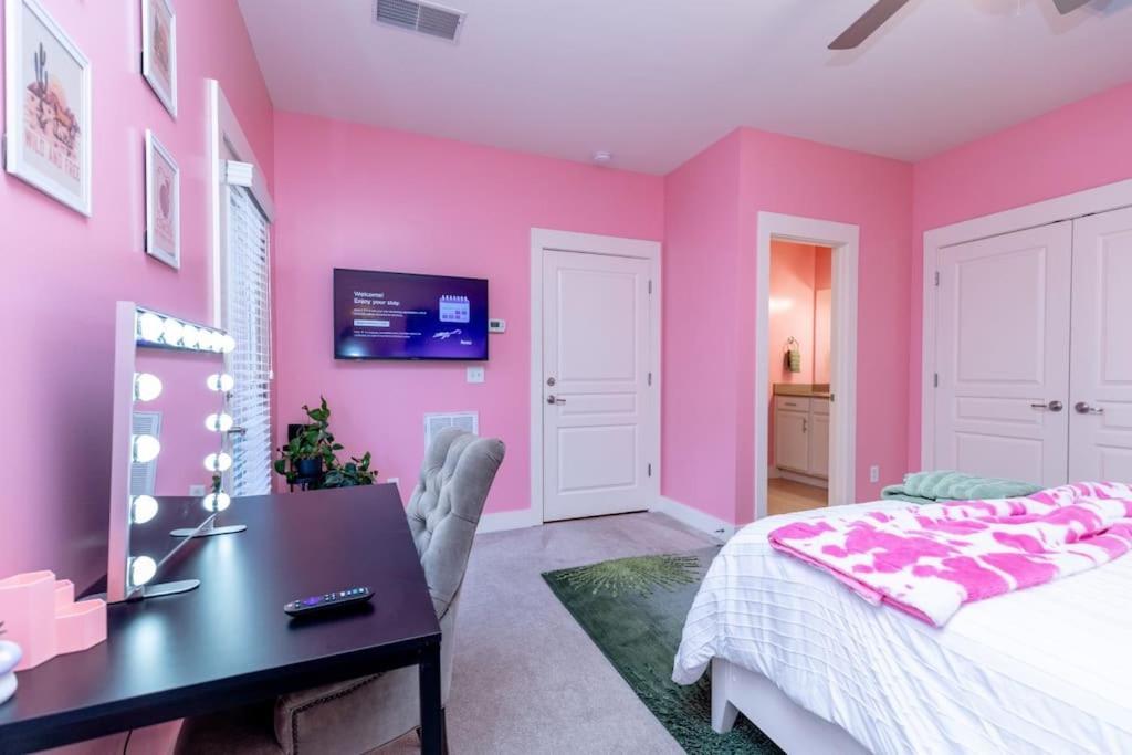 Pinkbme - 8 Min To Downtown, Free Parking Apartment