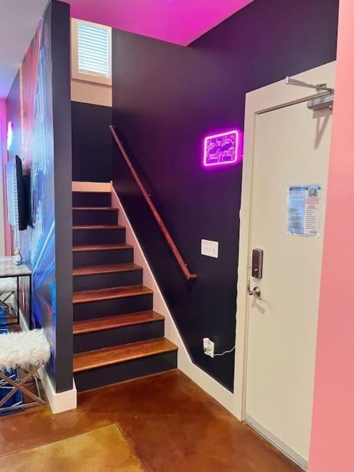 Pinkbme - 8 Min To Downtown, Free Parking Apartment *