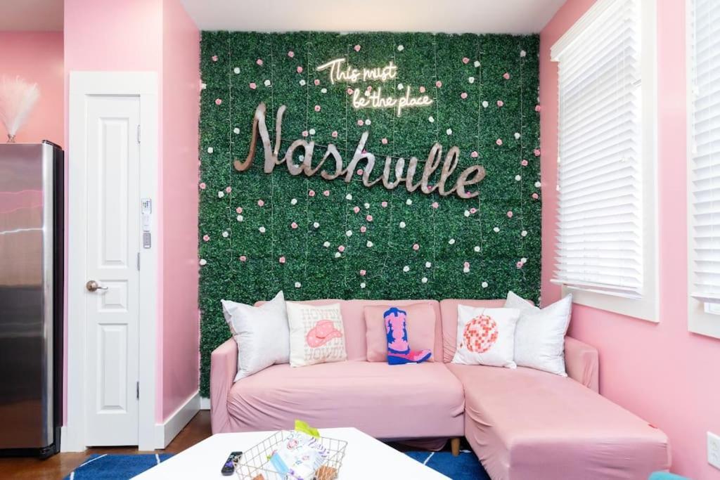 Pinkbme - 8 Min To Downtown, Free Parking *