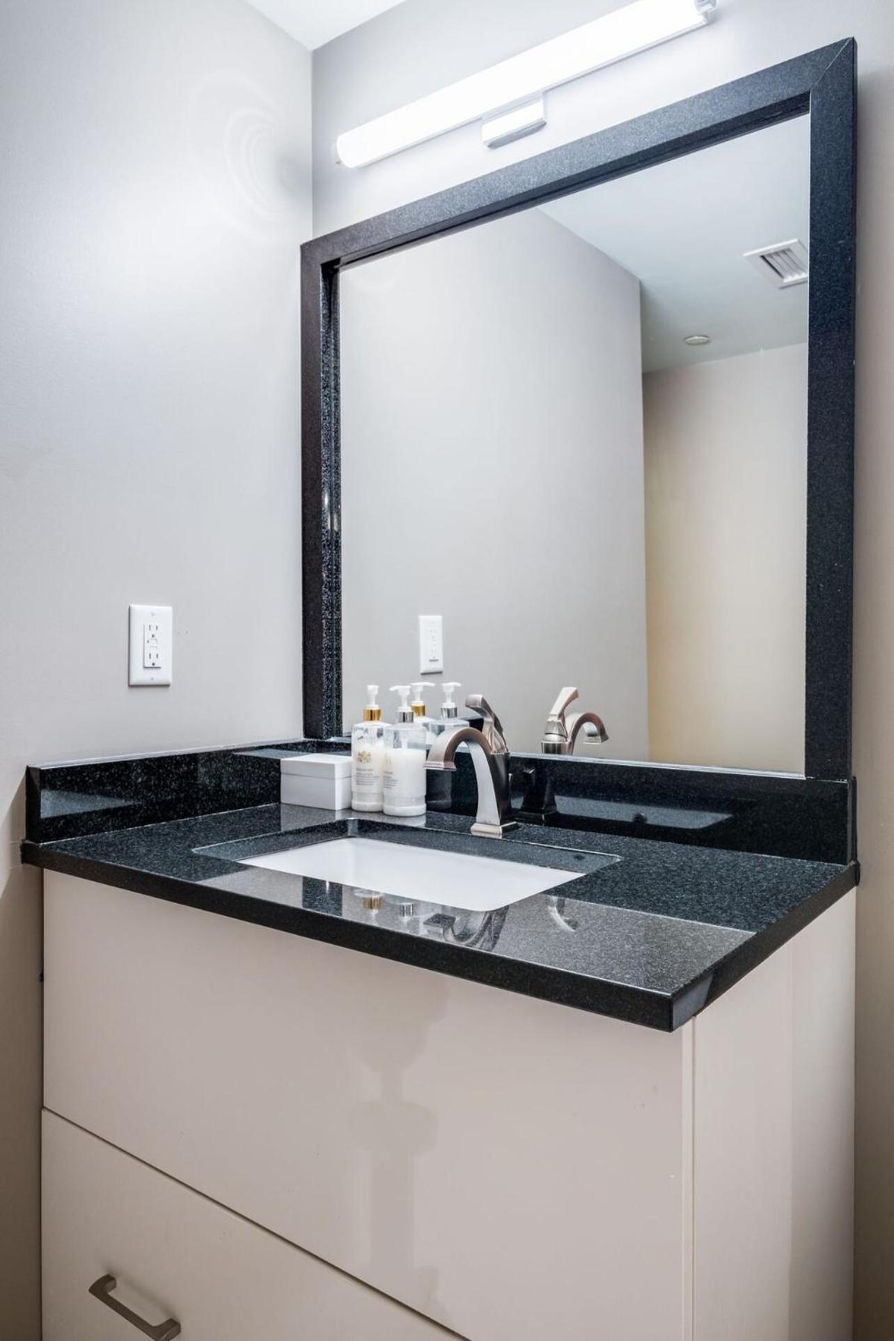 Aparthotel Riverfront Lofts