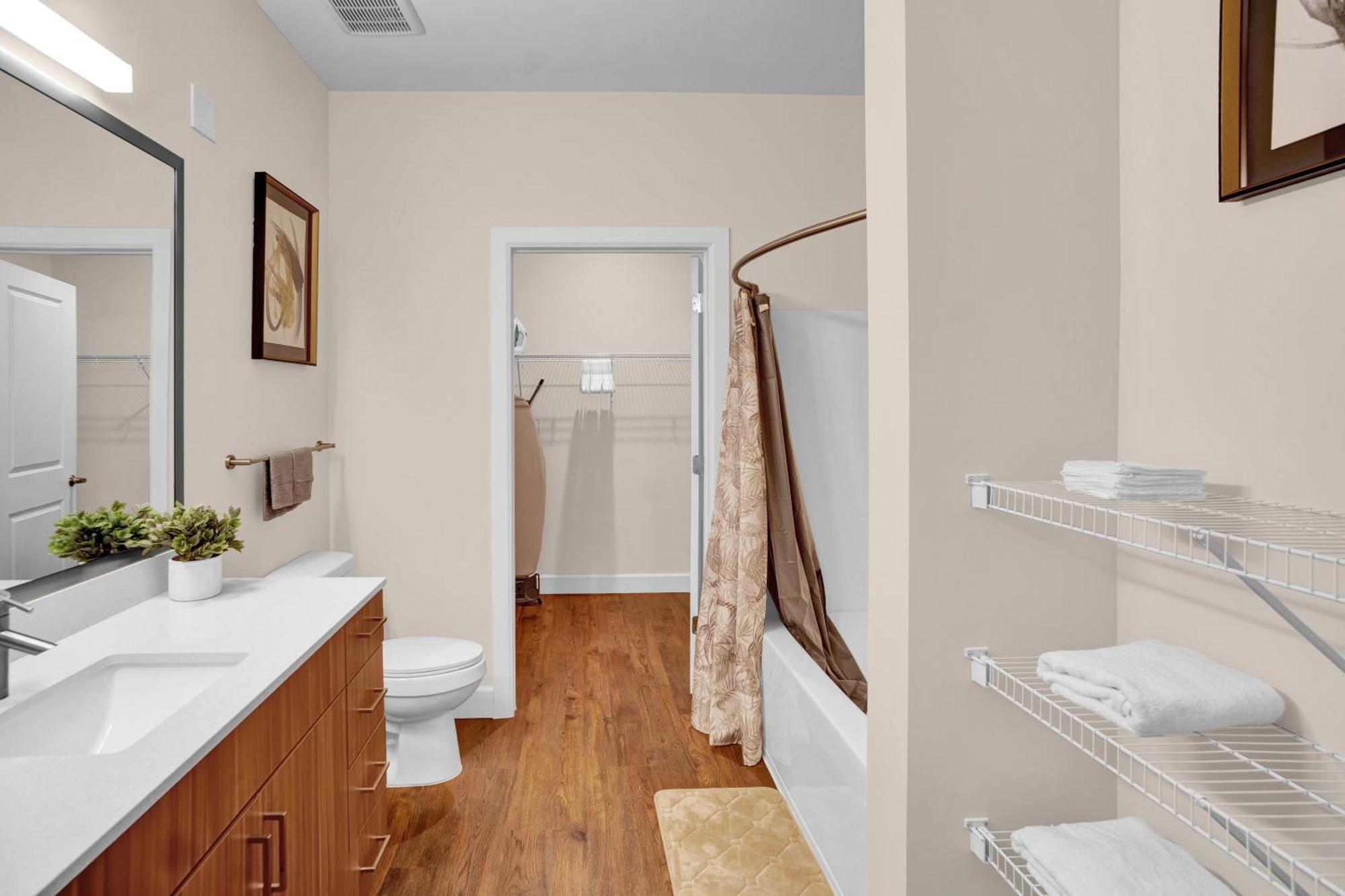 Apartment Spacious With Great Amenities Free Garage Parking Nashville