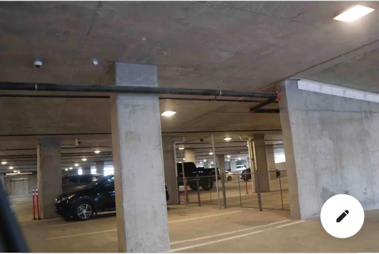 Spacious With Great Amenities Free Garage Parking Apartment