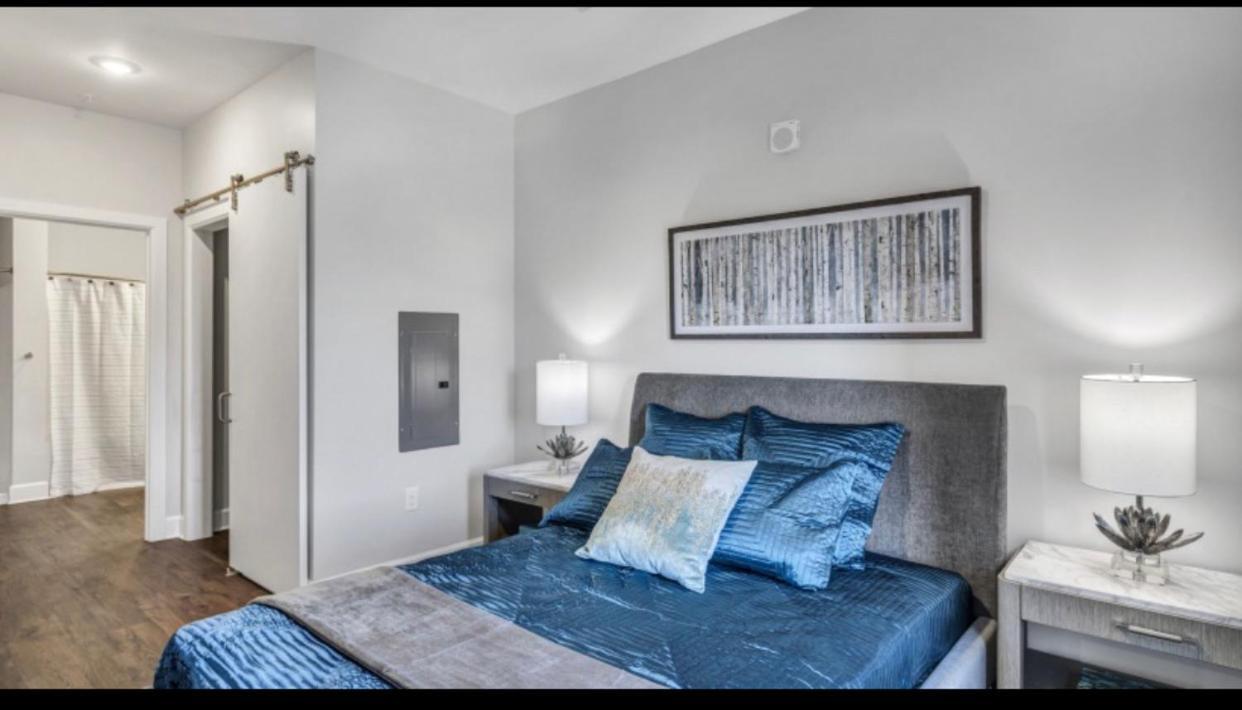 Spacious With Great Amenities Free Garage Parking Nashville