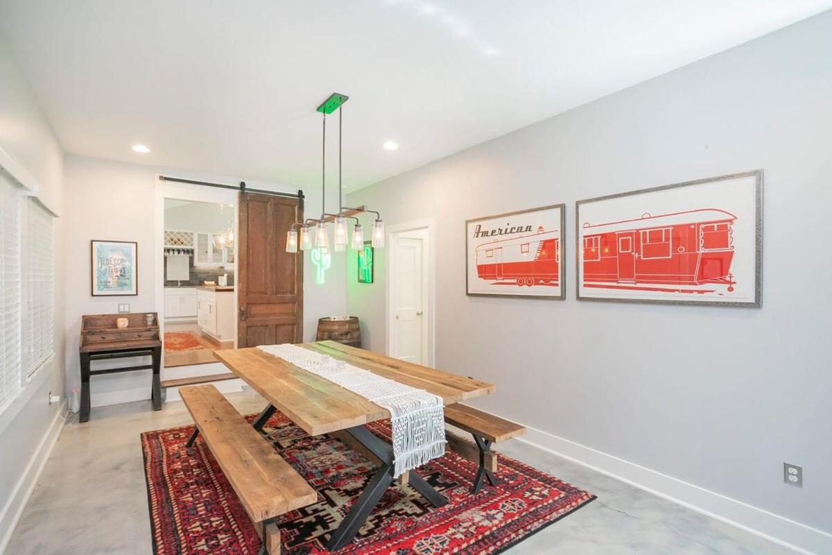 Holiday home Spacious Modern Ranch 5 Miles To Downtown