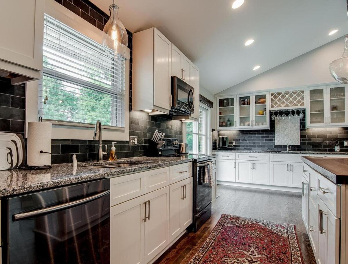 Spacious Modern Ranch 5 Miles To Downtown *