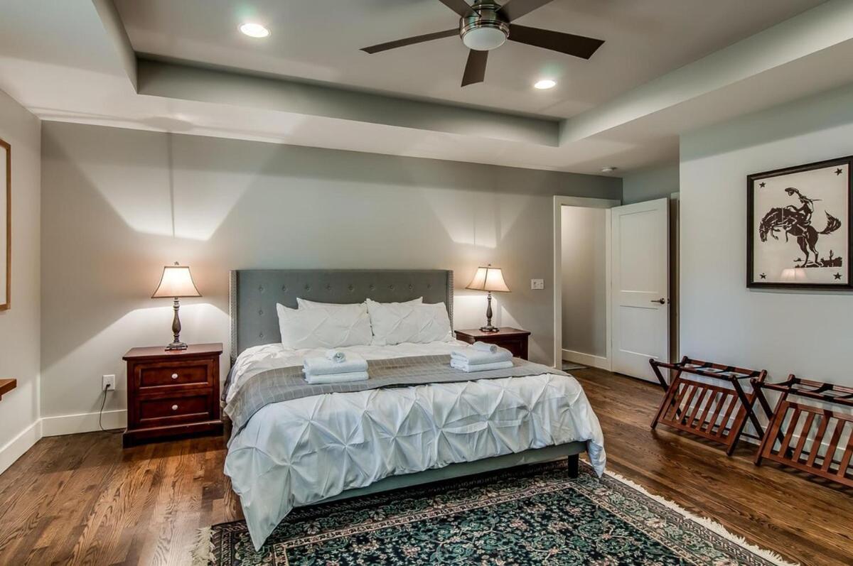 Spacious Modern Ranch 5 Miles To Downtown