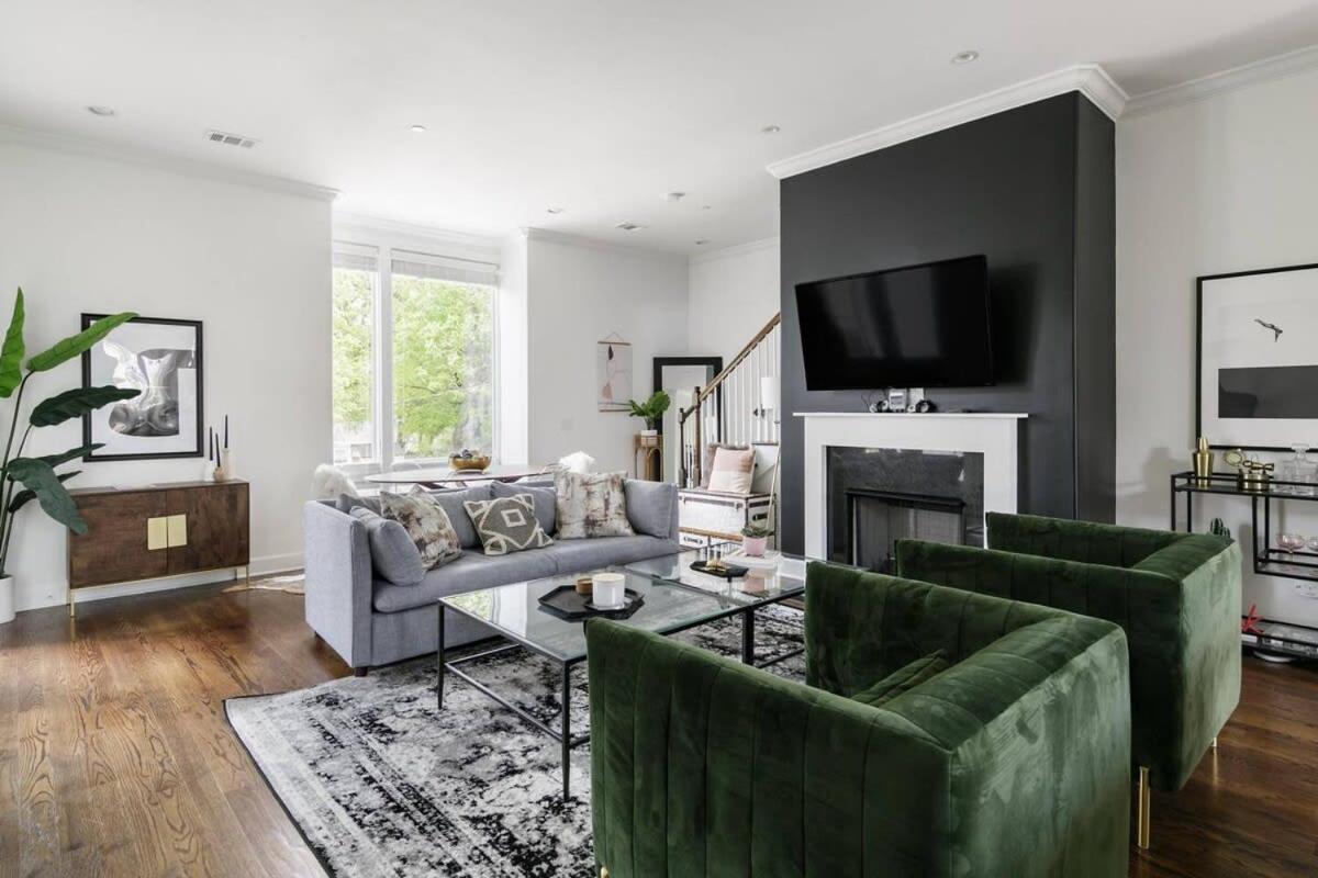 Relax Into Urban Chic At A Textured East Holiday home