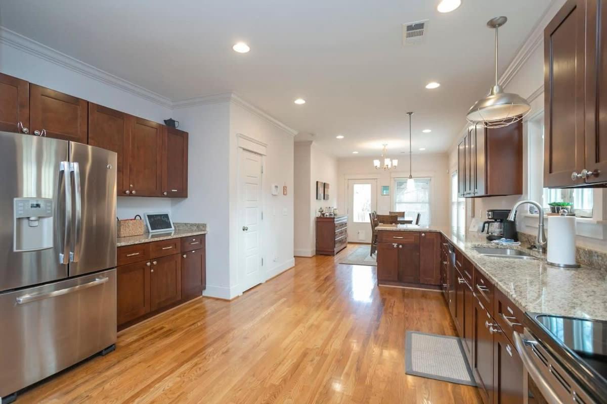 July Discount! Close To Downtown, Yard Holiday home *