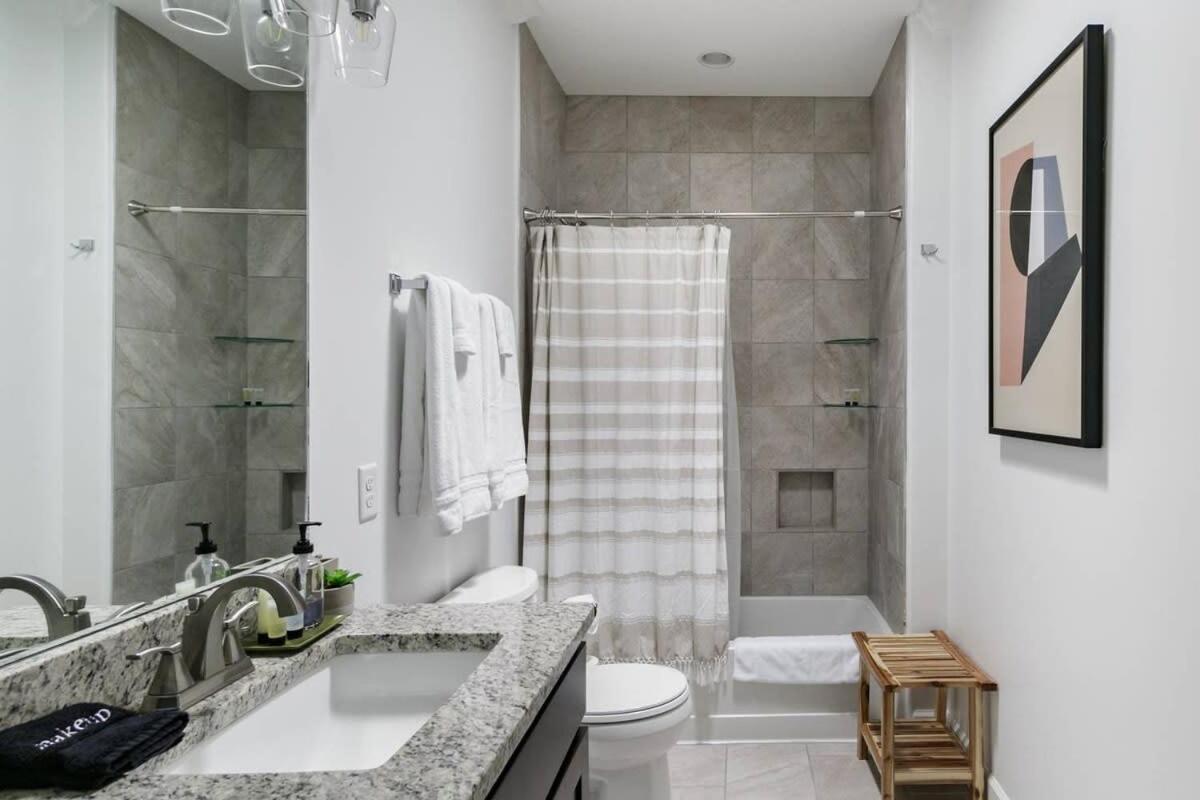 Relax Into Urban Chic At A Textured East * Nashville