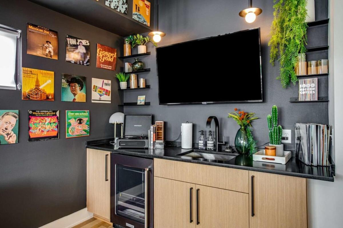 Stylish New Gulch Rooftop Deck W Views Holiday home