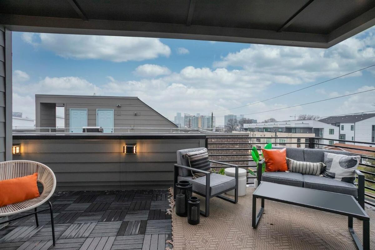 Stylish New Gulch Rooftop Deck W Views Holiday home Nashville